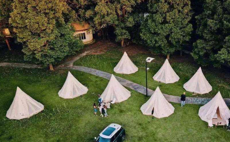 2021年疫情常態(tài)化階段，微度假引領(lǐng)旅游消費(fèi)新潮流