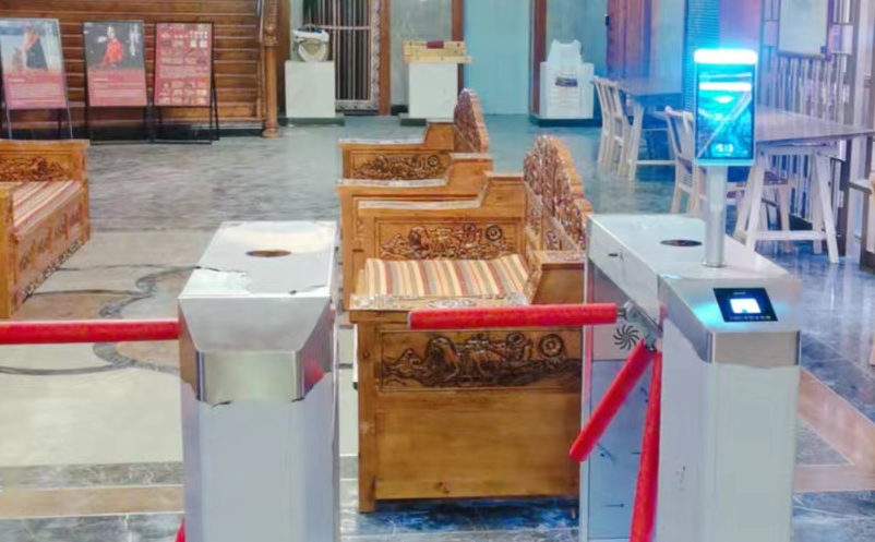 景區(qū)應(yīng)當(dāng)選擇合適的智能閘機(jī)與票務(wù)管理系統(tǒng)